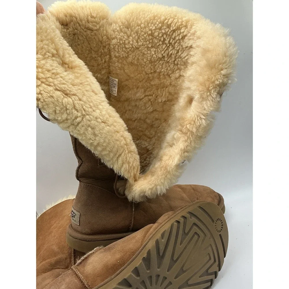 UGG #1873 Bailey Button Triplet Tall Sheepskin Boot Women's Size US 9 Chestnut
